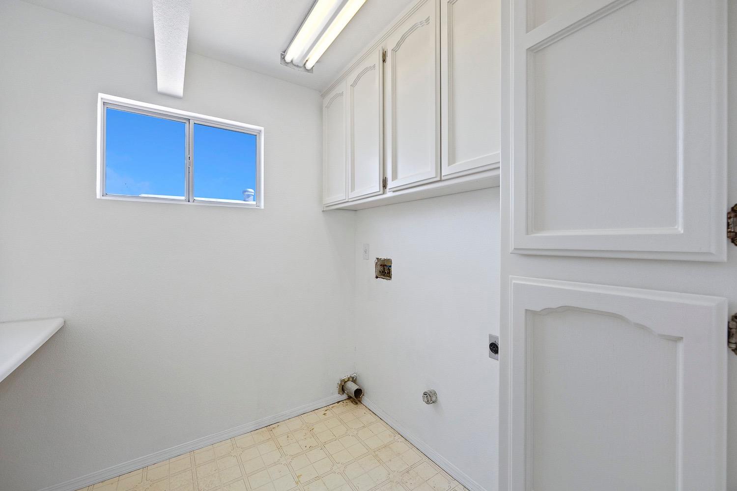 21596 Road 30 Madera, CA 93638 - Photo 24 of 57 a view of a closet area
