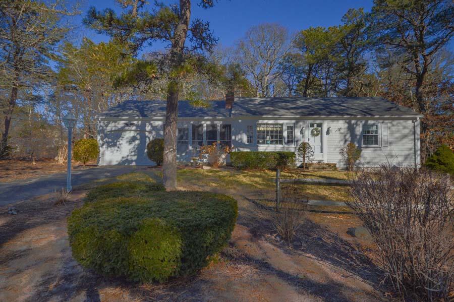 76 Beverly Road West Yarmouth, MA 02673 - Photo 3 of 23 20220113170706671832000000-o