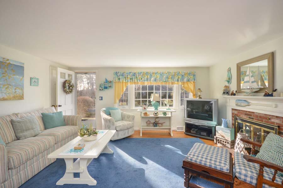 76 Beverly Road West Yarmouth, MA 02673 - Photo 5 of 23 20220113170624515386000000-o