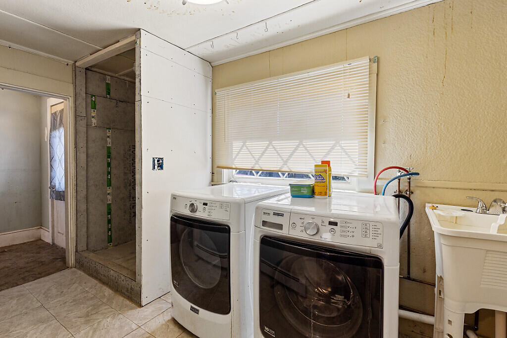 18 Pleasant Street Waterville, ME 04901 - Photo 23 of 61 39_BP5A0051_DxO_mls