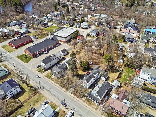$199,000 | 18 Pleasant Street, Waterville, ME 04901