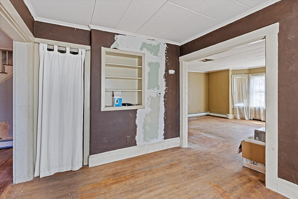 18 Pleasant Street Waterville, ME 04901 - Photo 5 of 61 70_BP5A0144_DxO_mls