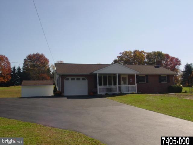 697 East Butter Road York, PA 17406 - Photo 1 of 33 Gallery Image 1