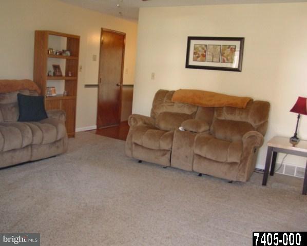 697 East Butter Road York, PA 17406 - Photo 11 of 33 Gallery Image 11