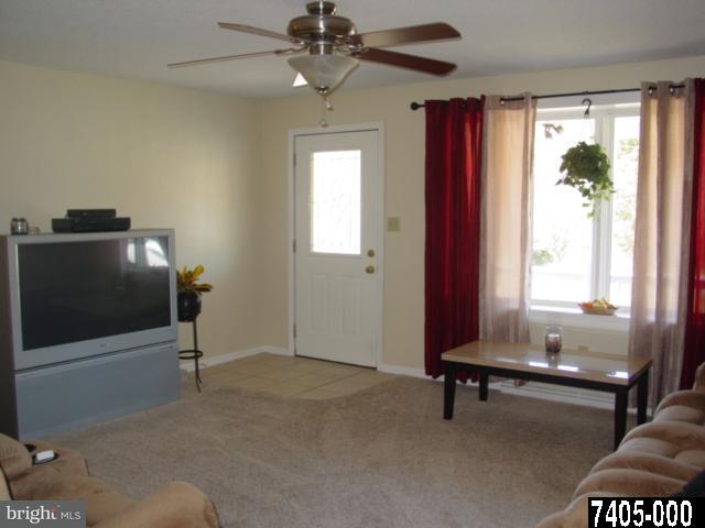 697 East Butter Road York, PA 17406 - Photo 10 of 33 Gallery Image 10