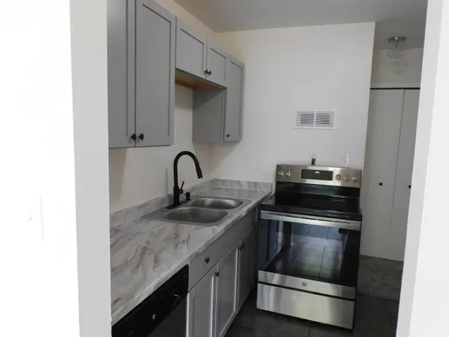 $135,000 | 30268 Southfield Road, Unit 229, Southfield, MI 48075