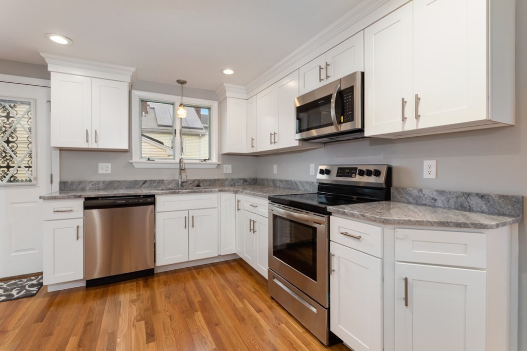 17 Derby Road Revere, MA 02151 - Photo 5 of 40 Gallery Image 5