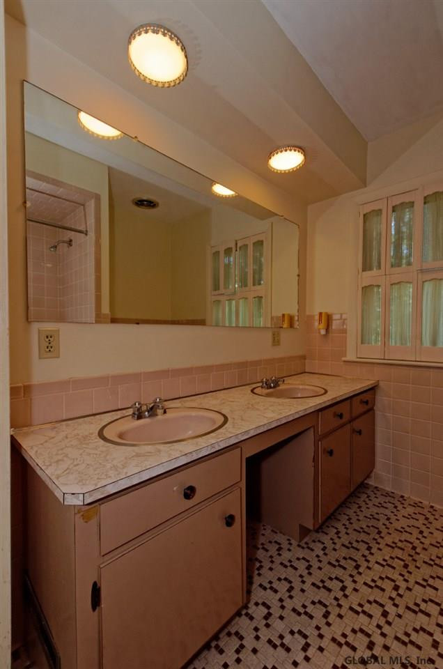 1111 Ardsley Road Schenectady, NY 12308 - Photo 20 of 25 Photo 20