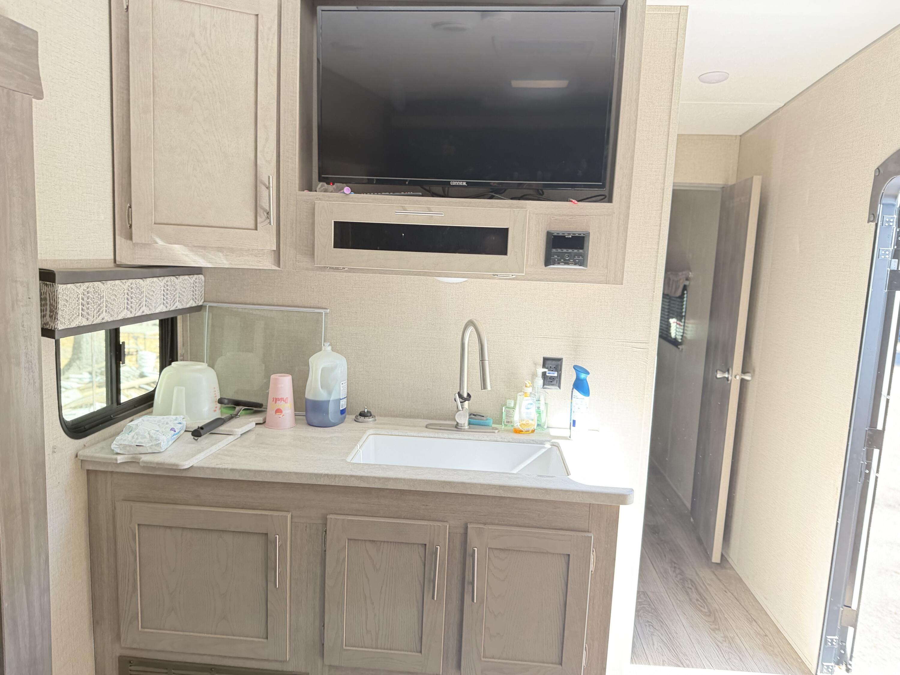 40 Trail End Lincoln, ME 04457 - Photo 14 of 32 F11EFCB9-3998-4597-9A2B-47E29A335766-IMG