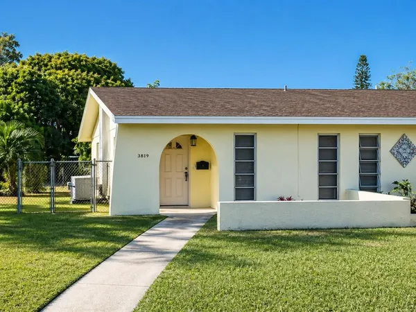 $1,525 | 5219 17th Avenue South, Unit 5219, Gulfport, FL 33707