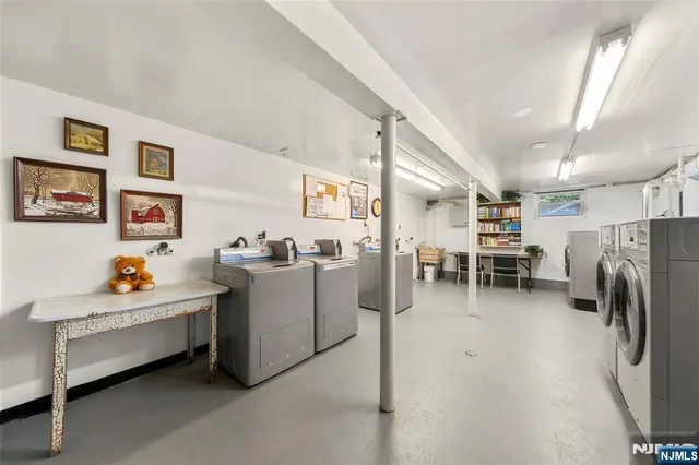 $329,000 | 21 D Lakeview Avenue, Leonia, NJ 07605