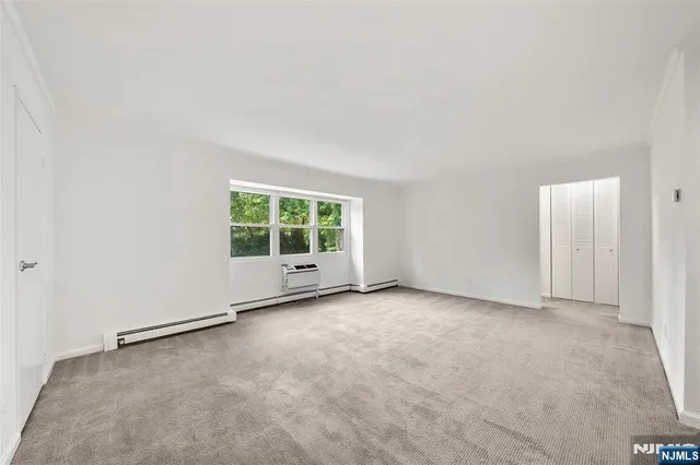 $329,000 | 21 D Lakeview Avenue, Leonia, NJ 07605