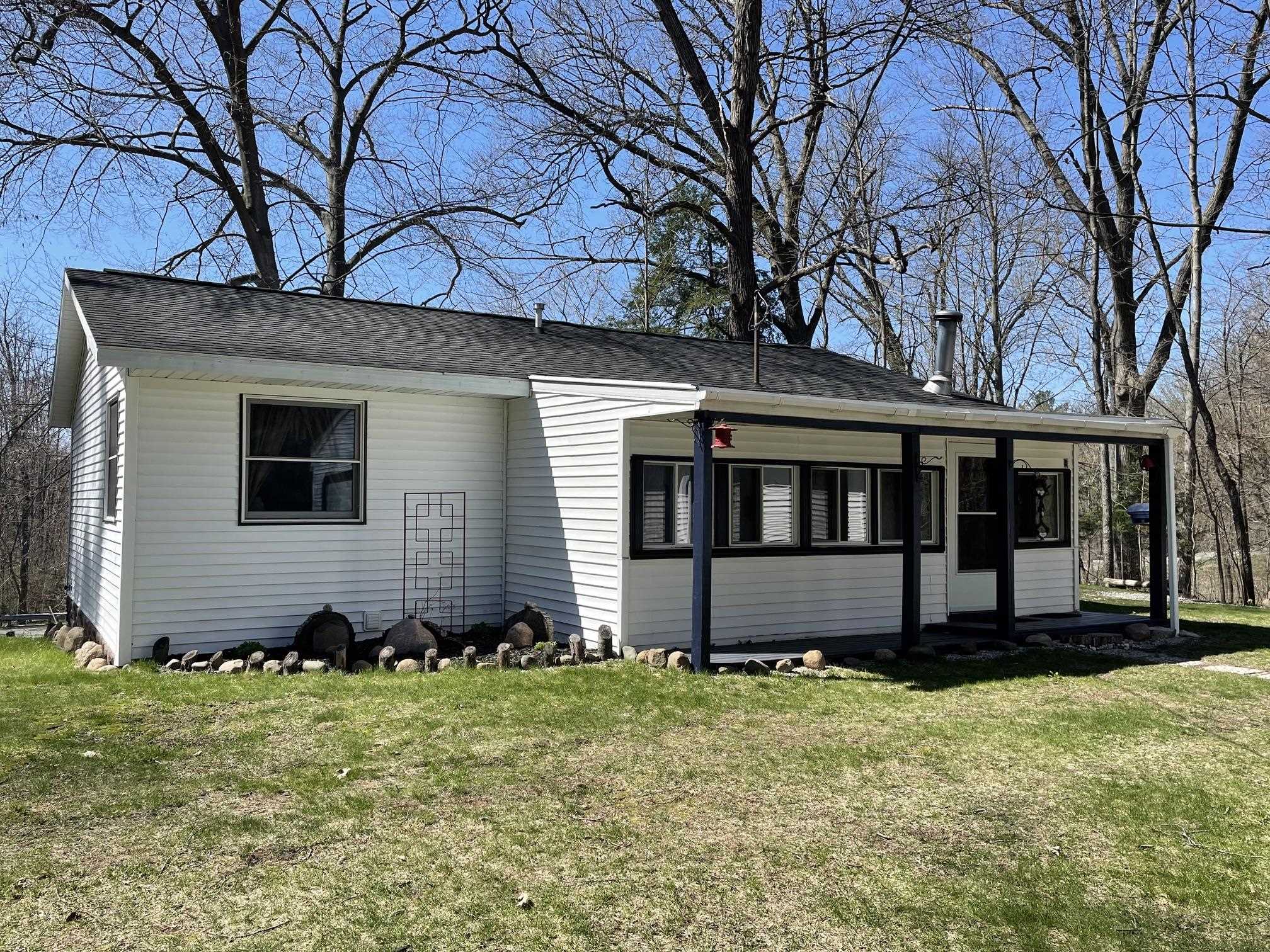 429 South Geneva Road Shepherd, MI 48883 - Photo 2 of 32