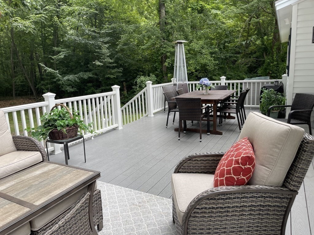 27 Lake Attitash Road Amesbury, MA 01913 - Photo 4 of 42 Gallery Image 4