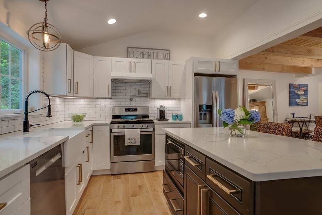 27 Lake Attitash Road Amesbury, MA 01913 - Photo 10 of 42 Gallery Image 10