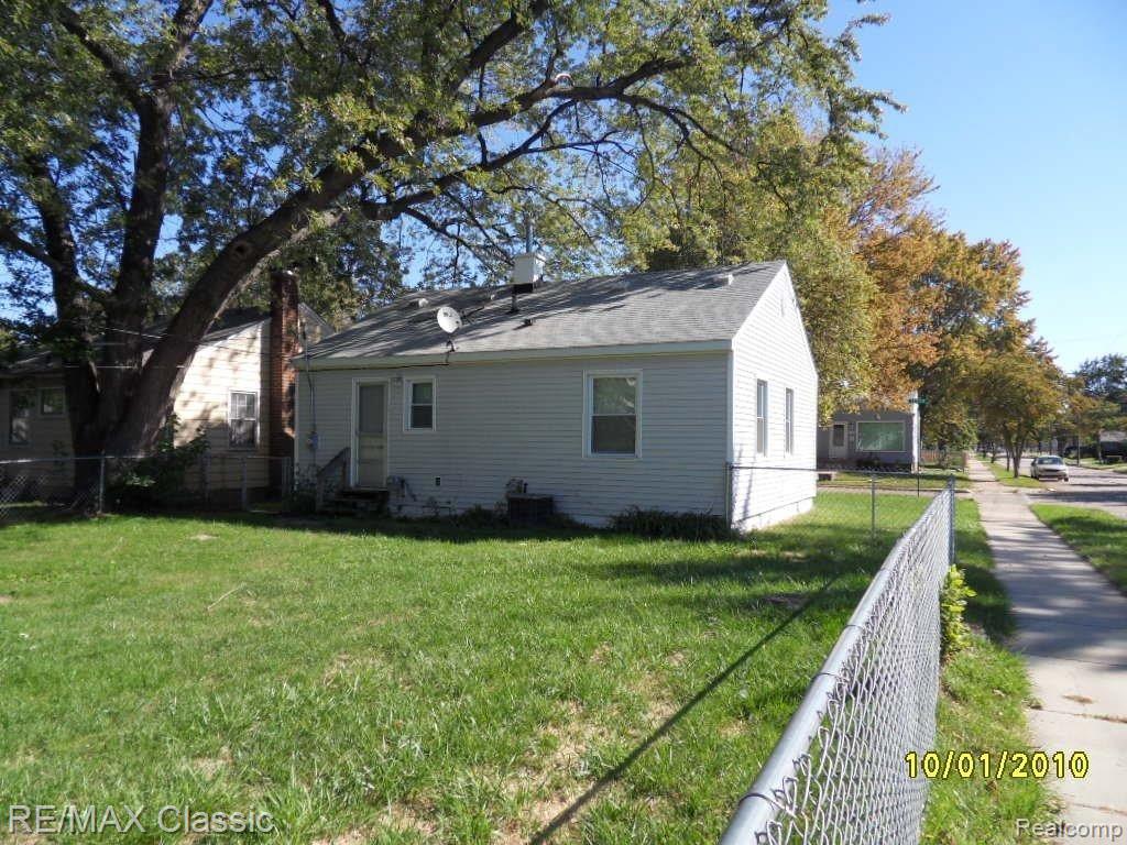 2009 Leitch Road Ferndale, MI 48220 - Photo 2 of 8 leitch 2009 10-1-2010 (27).JPG