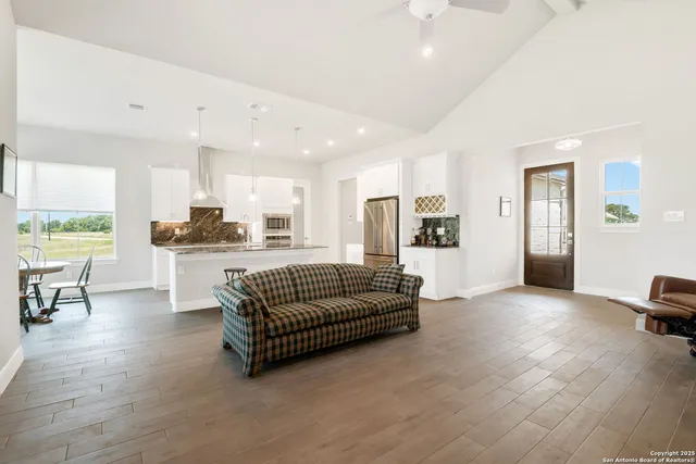 $465,533 | 230 Hiram Cook, Blanco, TX 78606