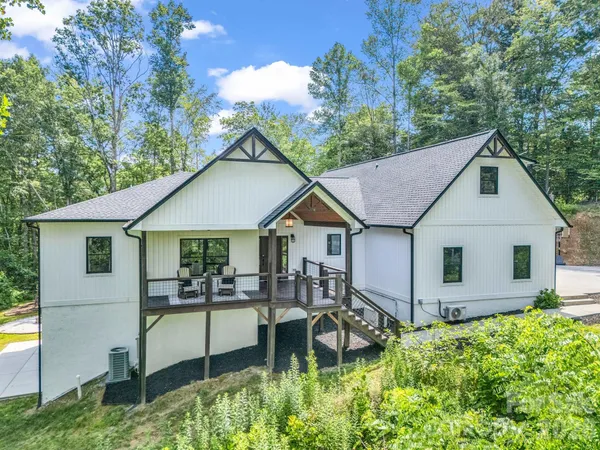 $1,650,000 | 5717 Turnpike Road, Horse Shoe, NC 28742