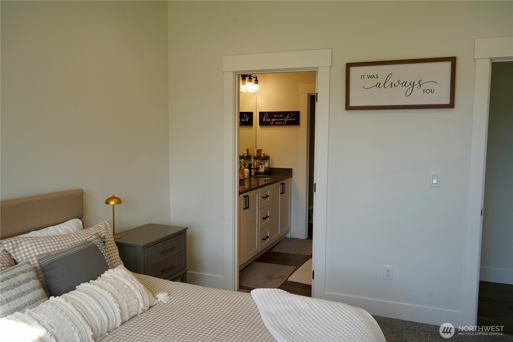 104 Freedom Hills Cashmere, WA 98815 - Photo 20 of 40 a en suite bathroom with a toilet