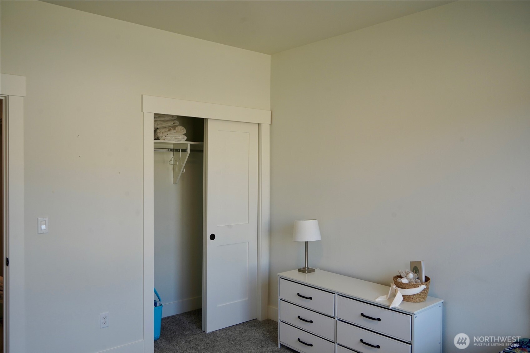 104 Freedom Hills Cashmere, WA 98815 - Photo 28 of 40 a view of room with furniture and wooden floor