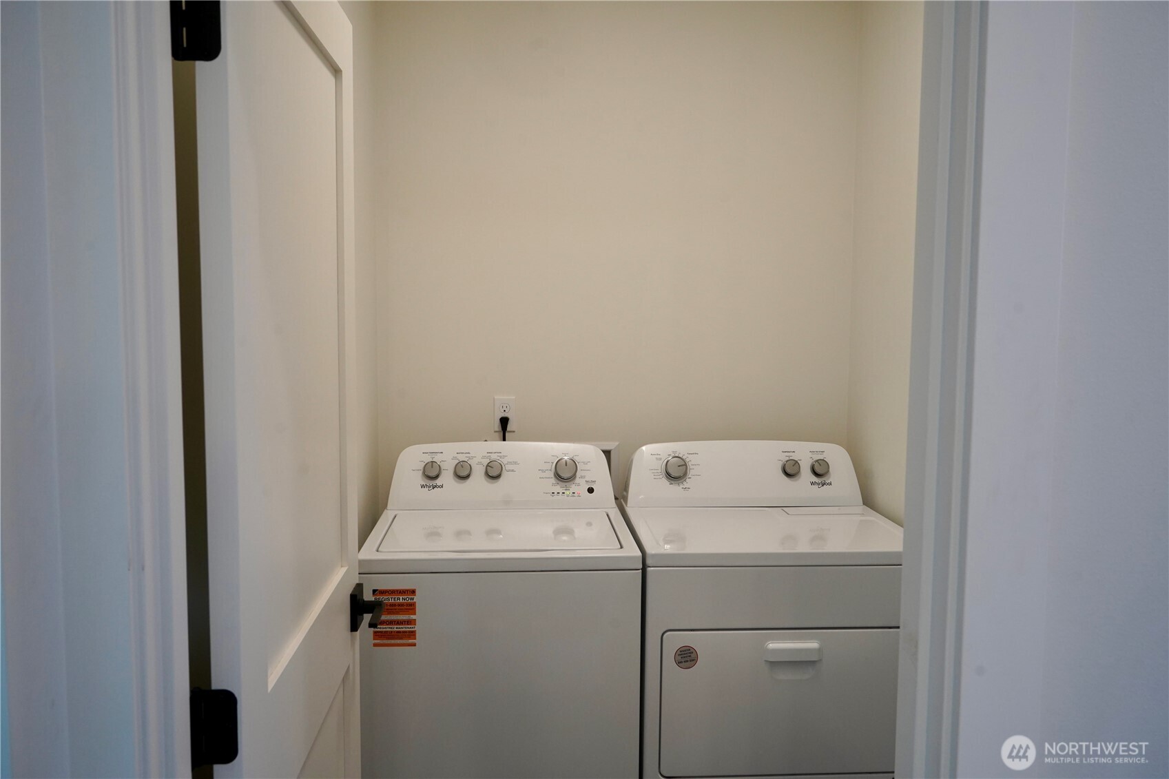 104 Freedom Hills Cashmere, WA 98815 - Photo 31 of 40 a utility room with dryer and washer