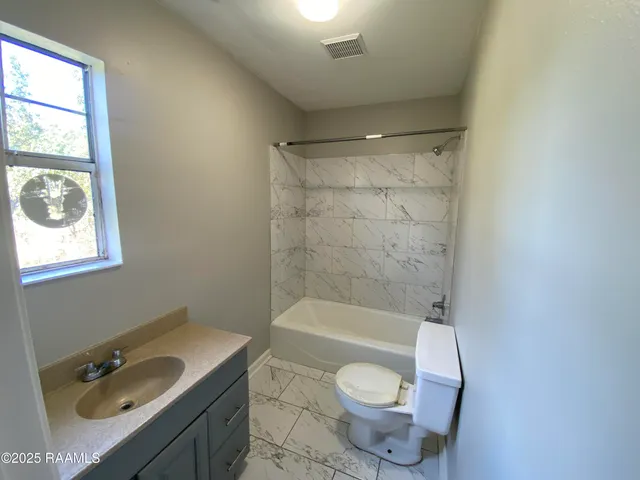 $775 | 587 Southeast Florida Se Denham Springs, Unit A, Denham Springs, LA 70726