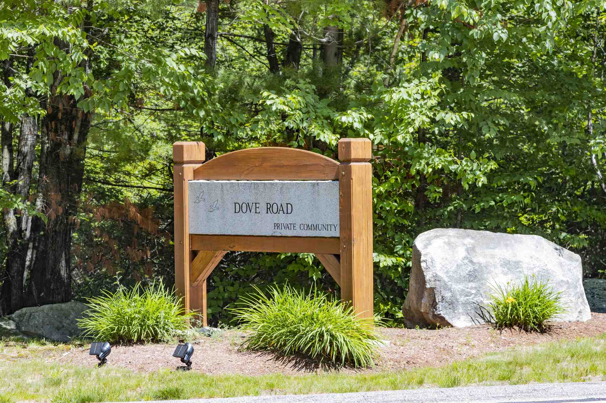 5 Dove Road Hooksett, NH 03106 - Photo 2 of 40