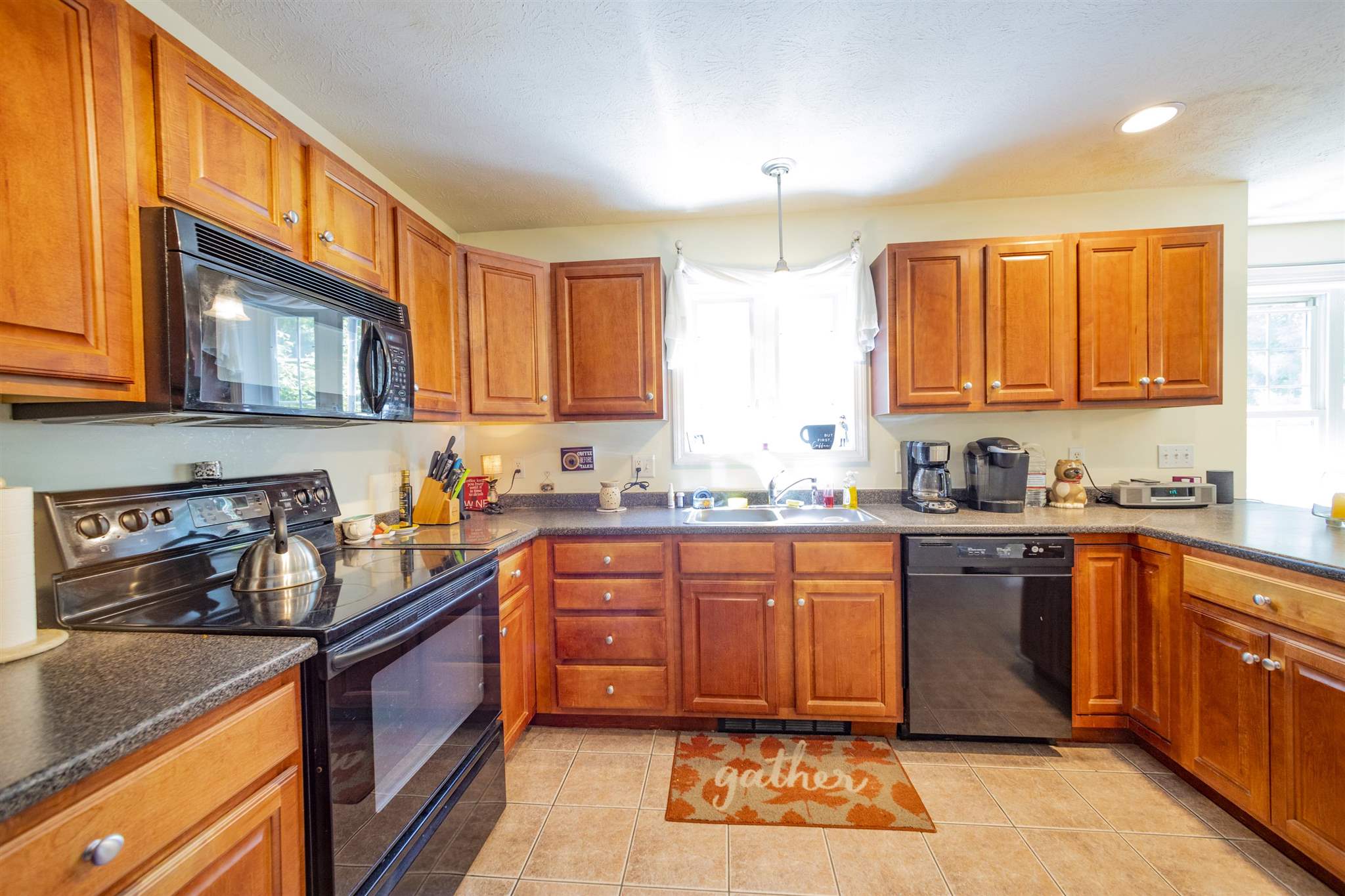 5 Dove Road Hooksett, NH 03106 - Photo 8 of 40