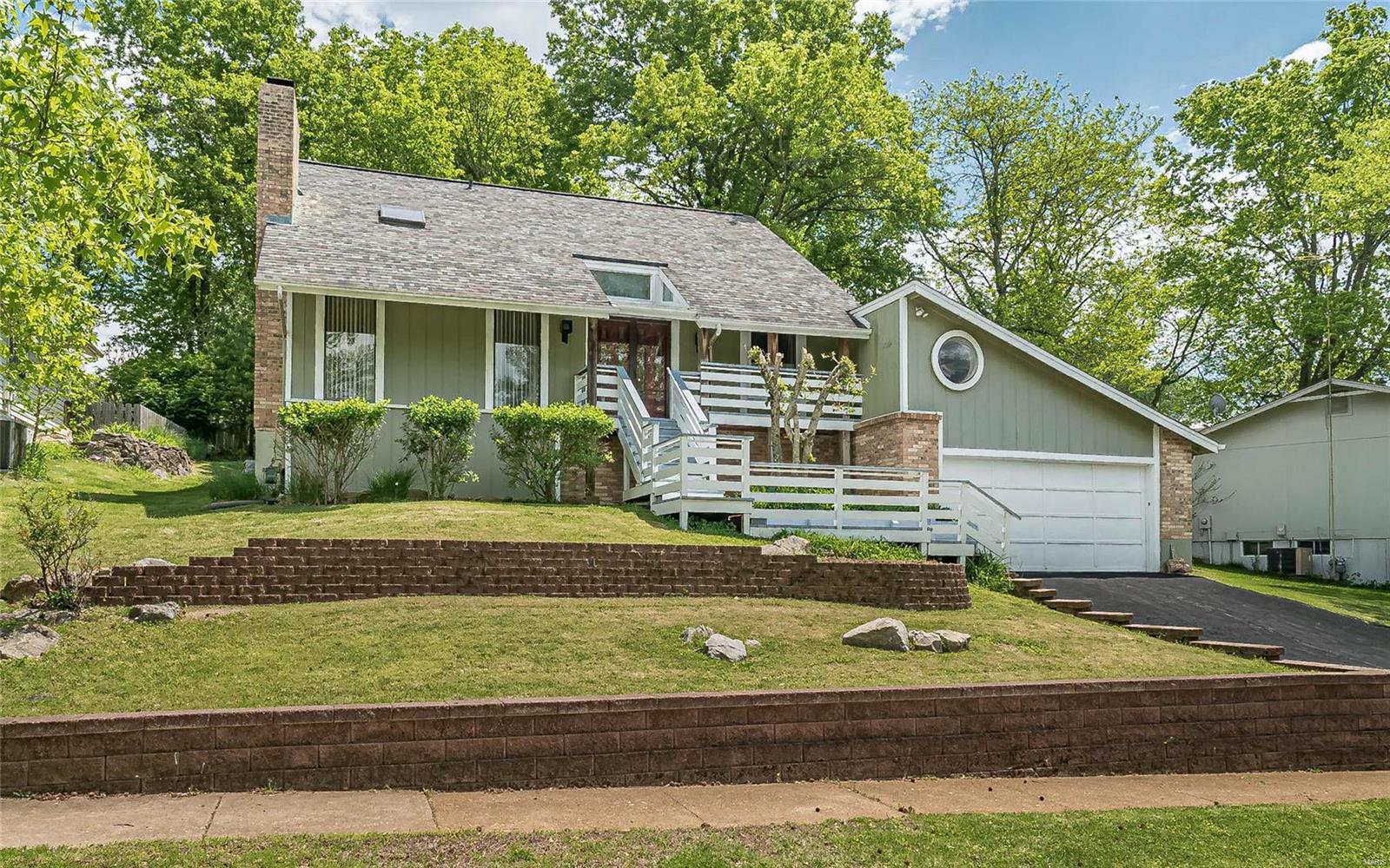 280 Glandore Drive Ballwin, MO 63021 - Photo 2 of 45