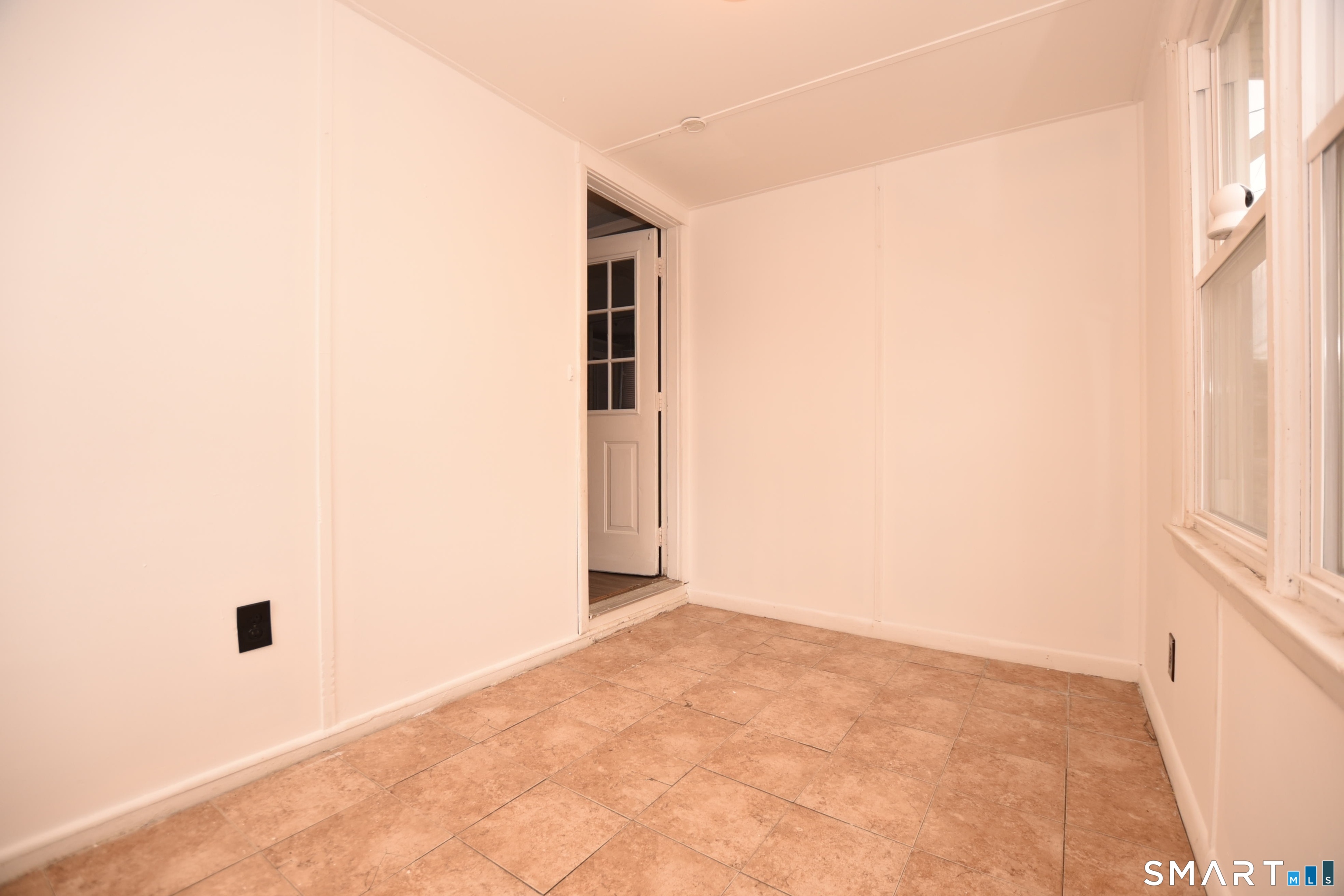 85 Stillson Road Waterbury, CT 06705 - Photo 12 of 34