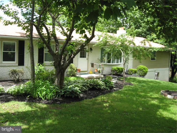 340 Hartman Road Reading, PA 19606 - Photo 2 of 21