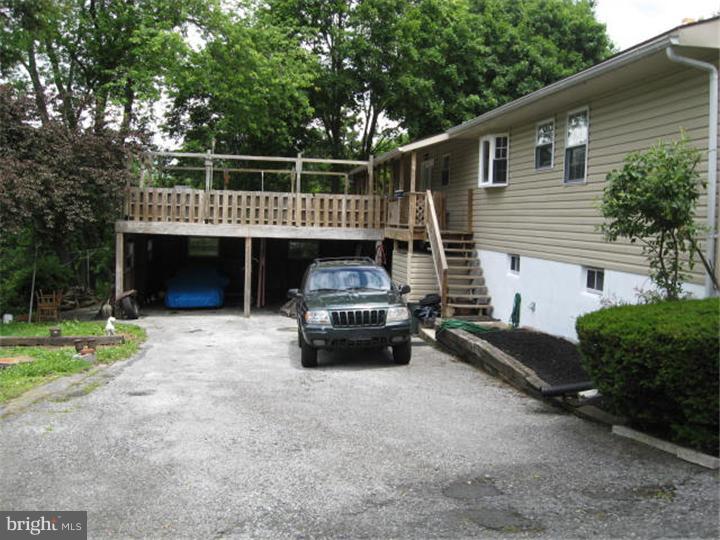 340 Hartman Road Reading, PA 19606 - Photo 4 of 21