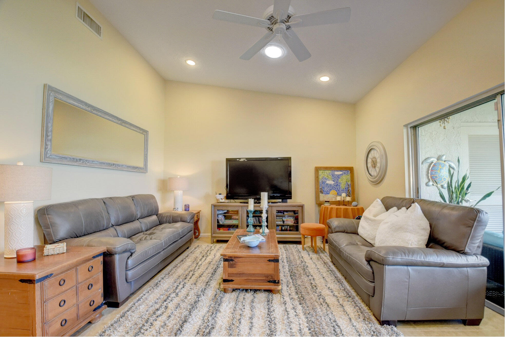 736 Lago Road Delray Beach, FL 33445 - Photo 10 of 47 15_dsc_4443_4_5_6_7