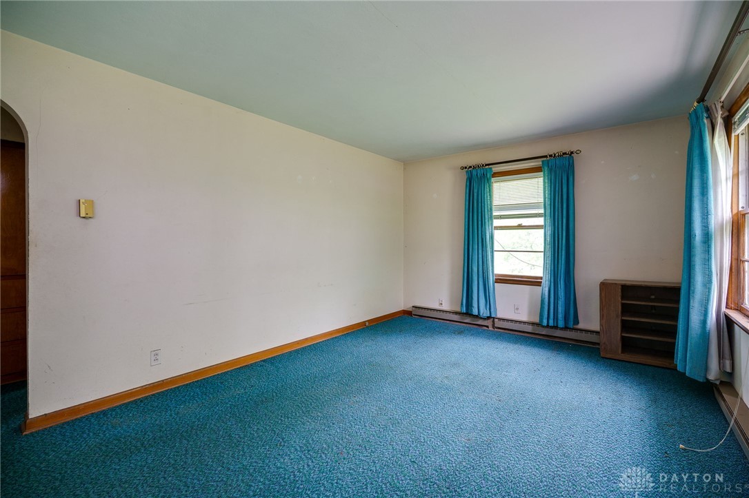 599 North Fairfield Road Dayton, OH 45430 - Photo 4 of 33