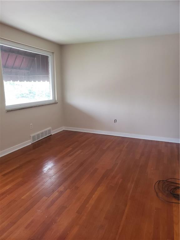 205 Hester Avenue McKees Rocks, PA 15136 - Photo 4 of 12