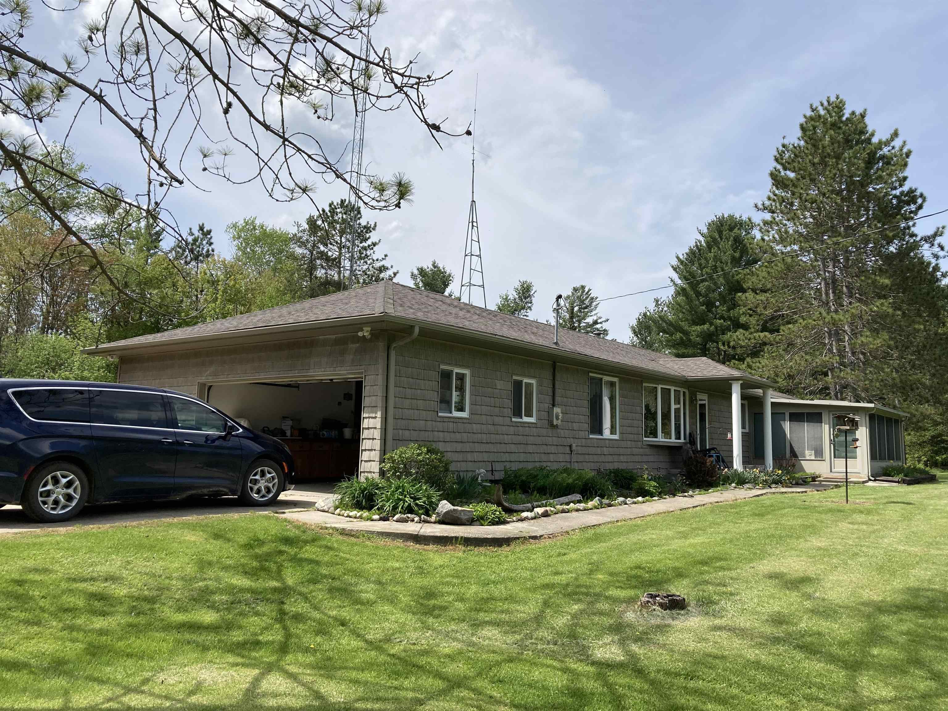 763 Sensabaugh Road Lupton, MI 48635 - Photo 8 of 86 1900015-7.JPG