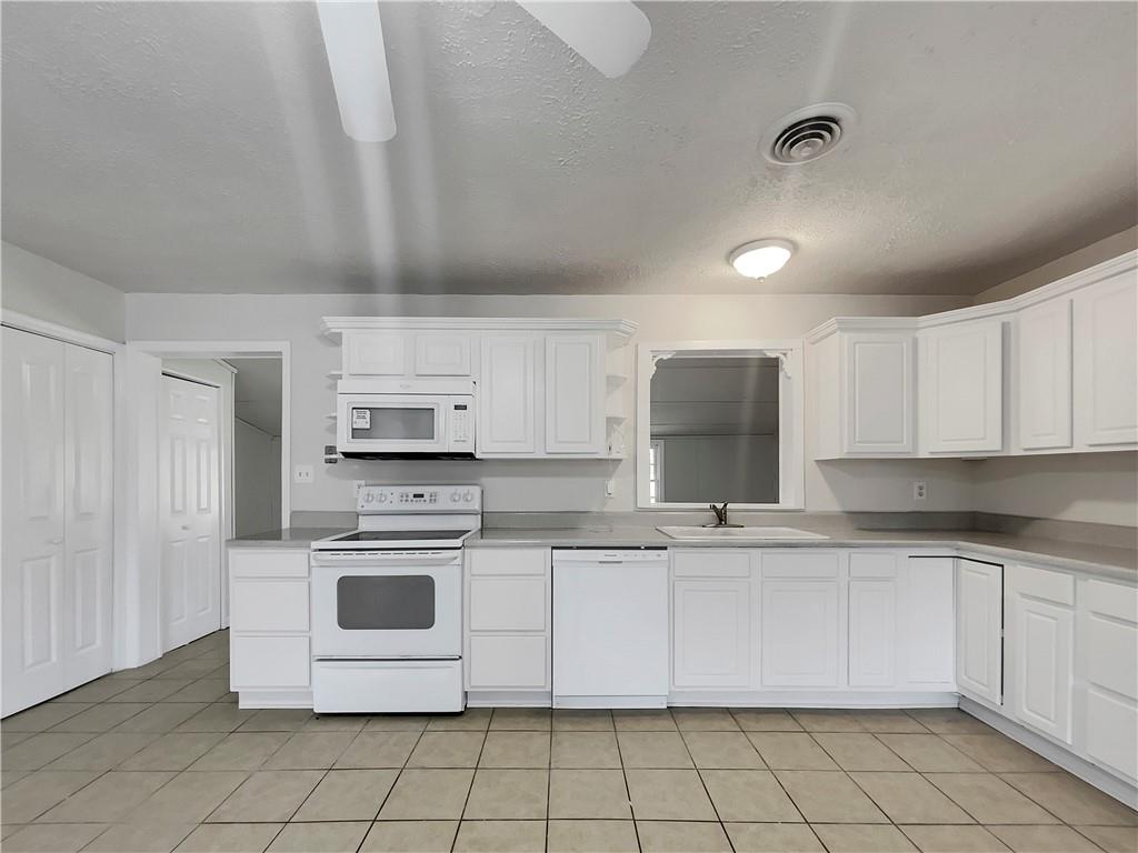 225 Griffin Park Road Griffin, GA 30223 - Photo 13 of 18