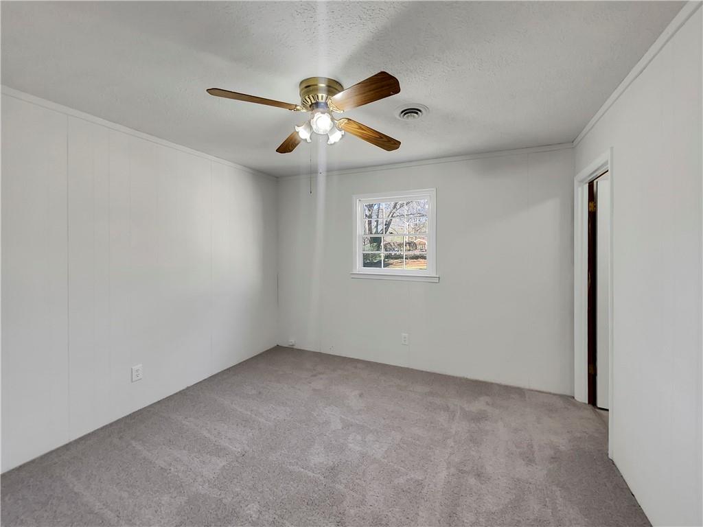 225 Griffin Park Road Griffin, GA 30223 - Photo 4 of 18