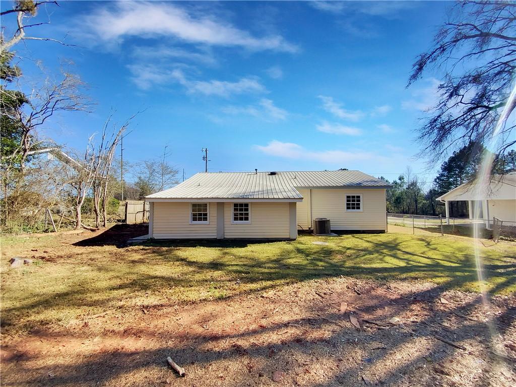 225 Griffin Park Road Griffin, GA 30223 - Photo 5 of 18