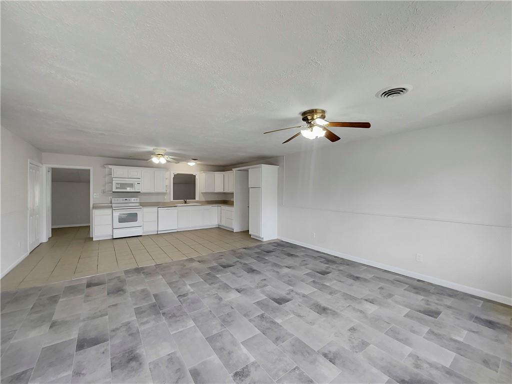 225 Griffin Park Road Griffin, GA 30223 - Photo 7 of 18