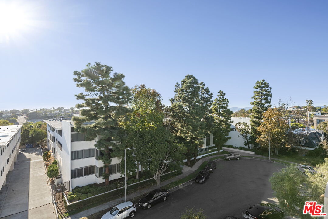 8710 Delgany Avenue, Unit 3 Playa del Rey, CA 90293 - Photo 19 of 21 a view of a city from a terrace