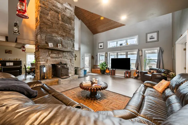 $759,000 | 947 Foster Hill Road, Landaff, NH 03585