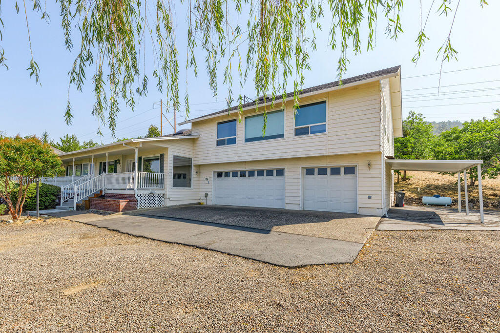 4096 North Roxy Drive Medford, OR 97504 - Photo 2 of 62 48
