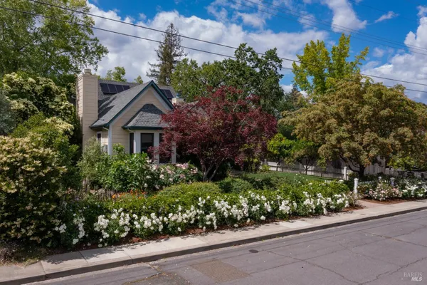 $3,500,000 | 1330 Pine Street, St. Helena, CA 94574