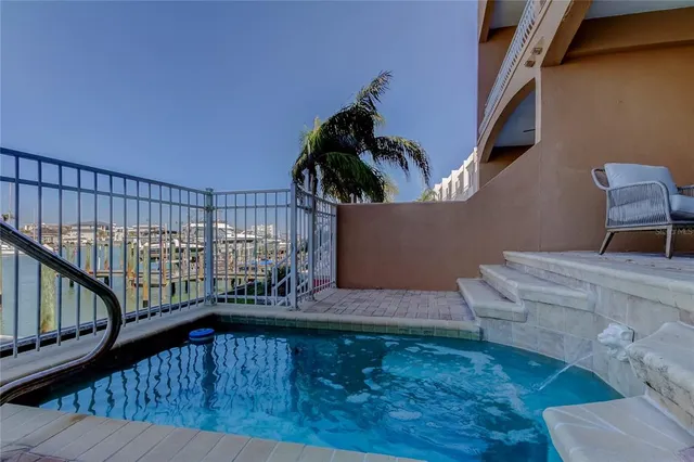 a view of houses with an outdoor seating