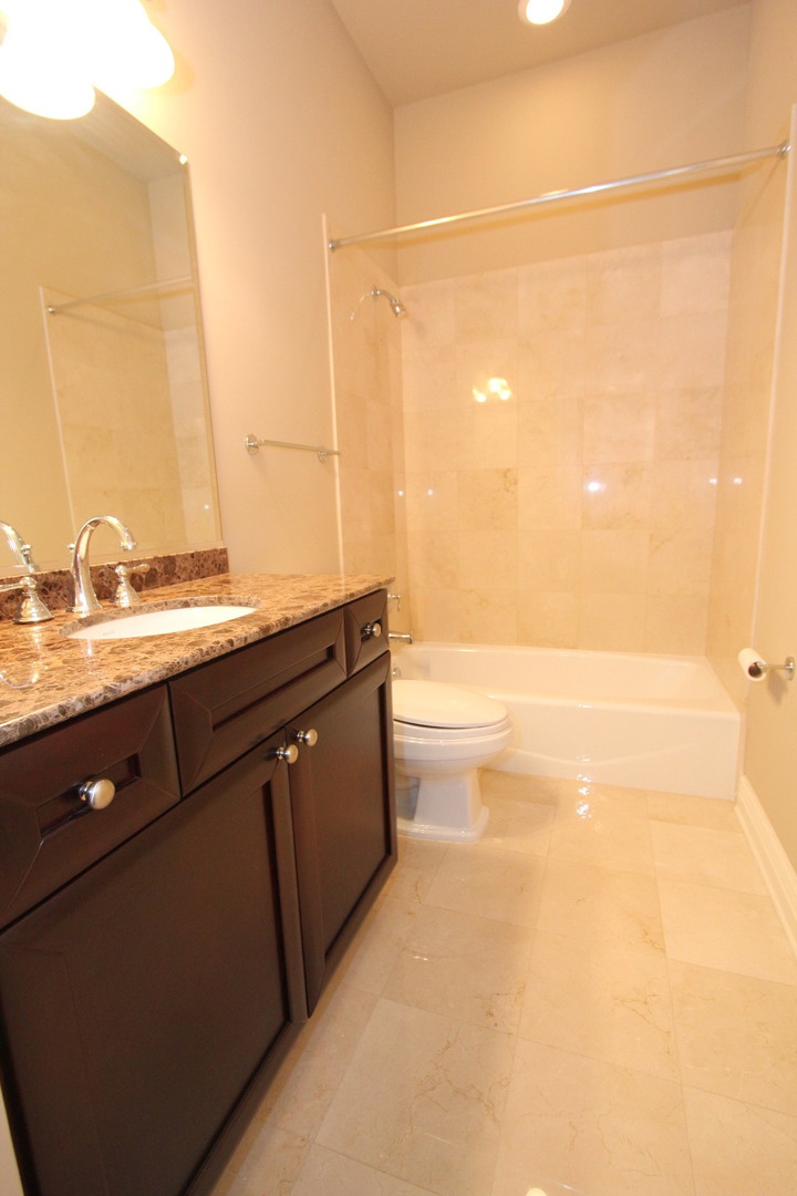 35 South Racine Avenue, Unit 5NW Chicago, IL 60607 - Photo 23 of 25 Gallery Image 23