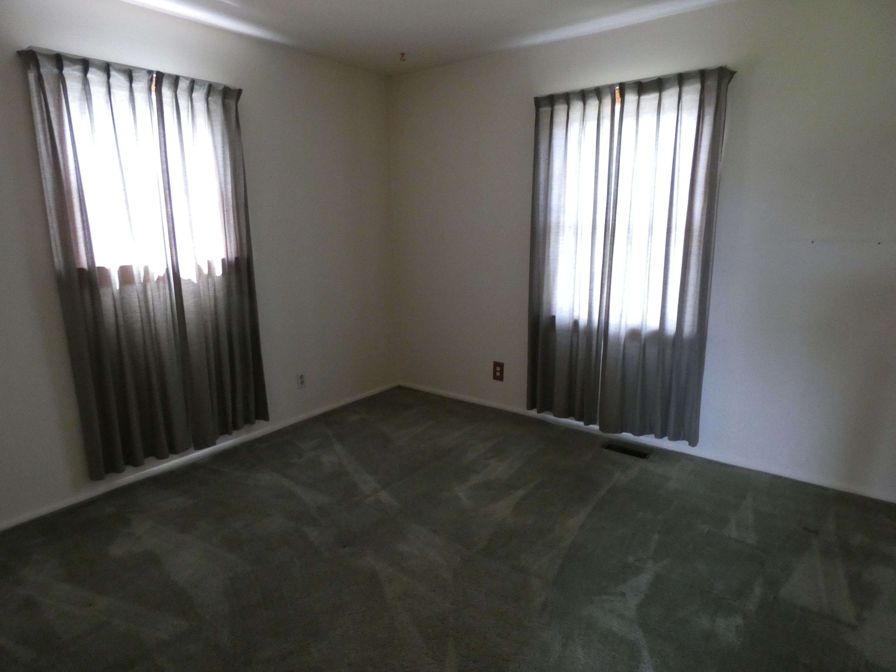 8821 Frontenac Road Indianapolis, IN 46226 - Photo 15 of 32