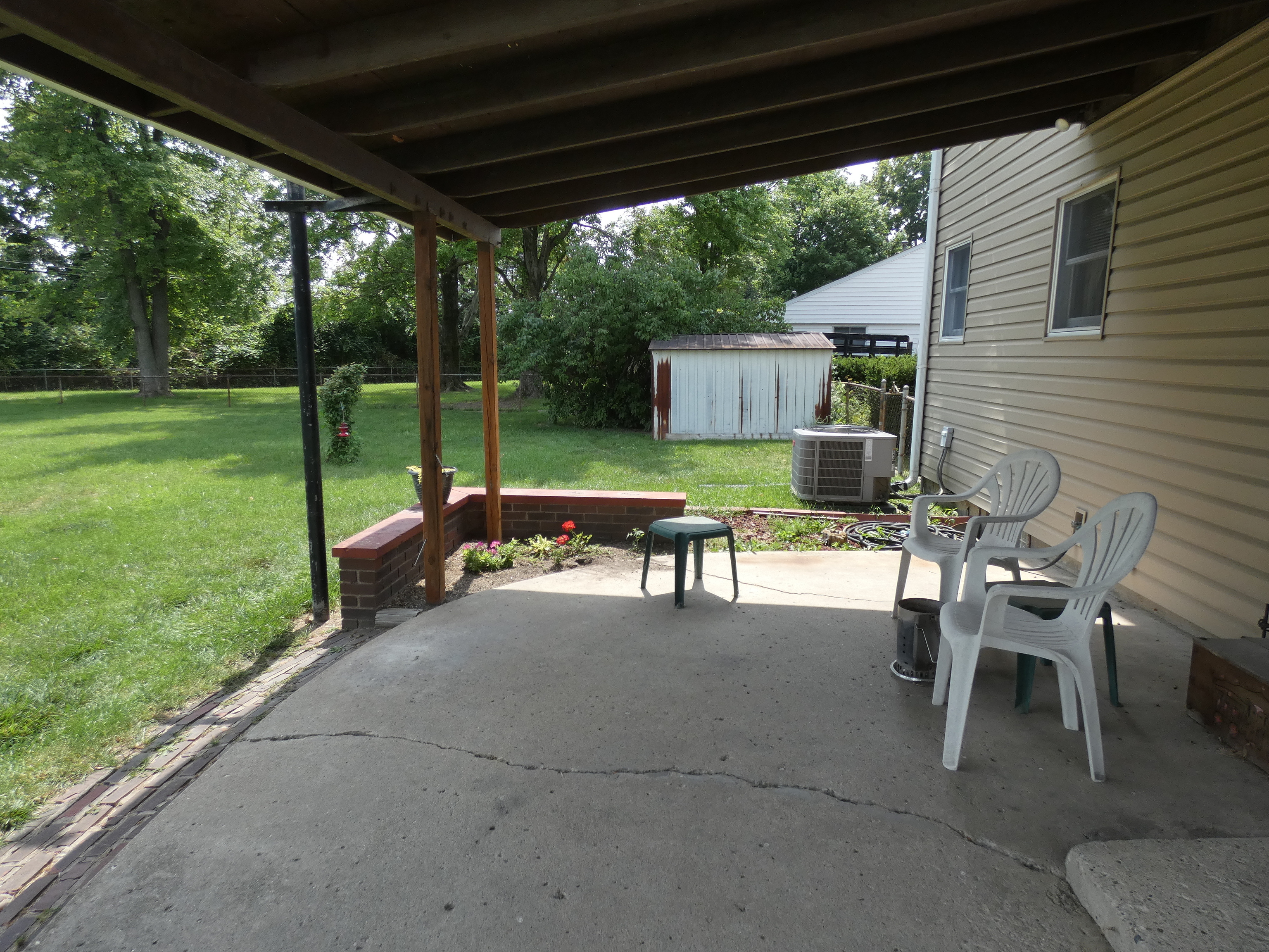 8821 Frontenac Road Indianapolis, IN 46226 - Photo 17 of 32