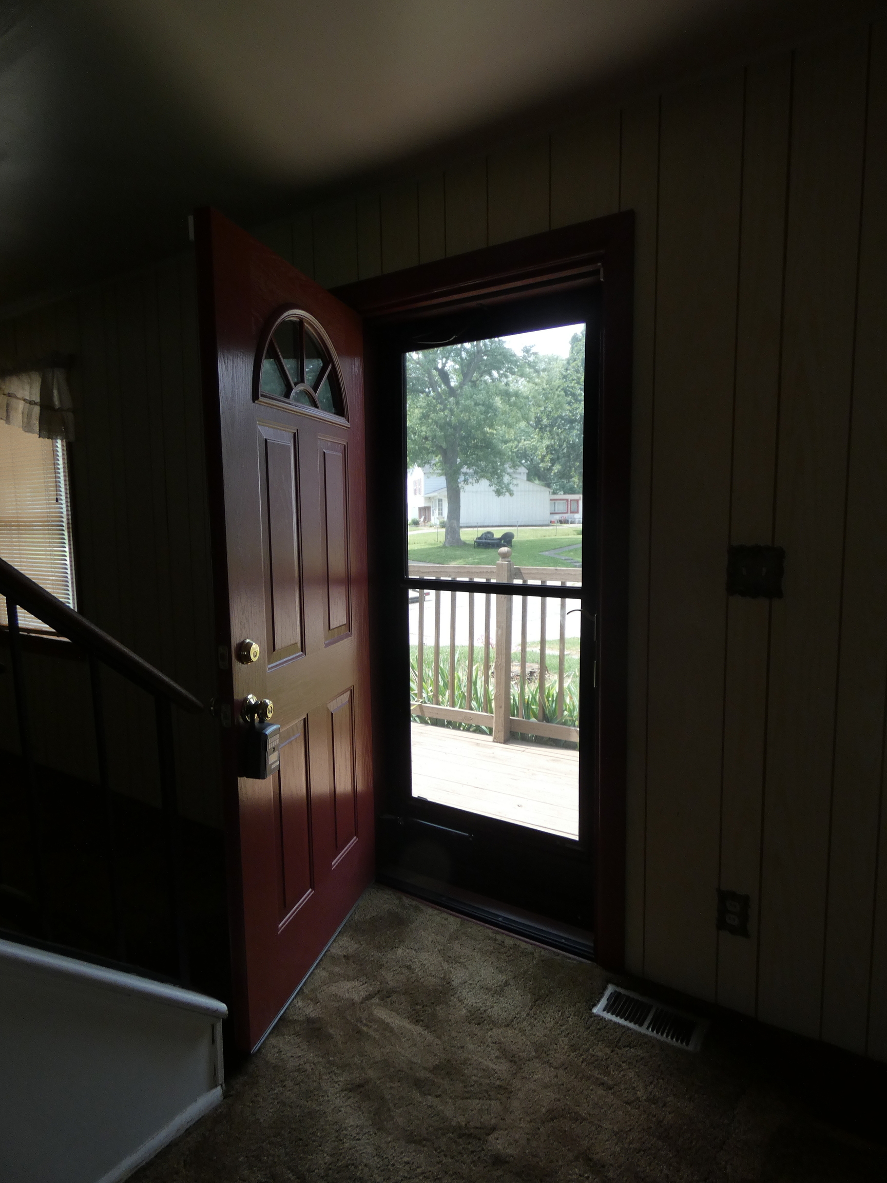 8821 Frontenac Road Indianapolis, IN 46226 - Photo 4 of 32