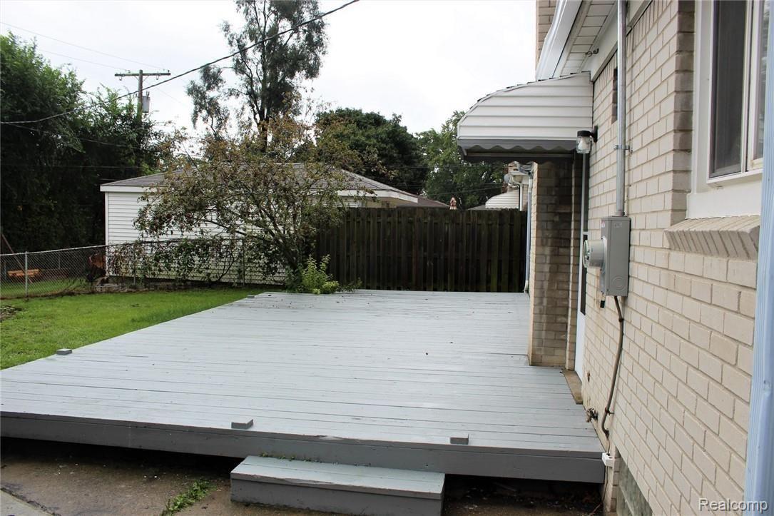 510 Henry Ruff Road Garden City, MI 48135 - Photo 17 of 18 Deck